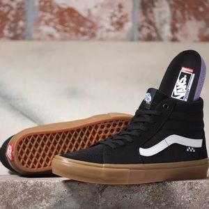 VANS Skate Sk8-Hi in Black/Gum, Size 8.0 Mens (Only Worn 2x!)